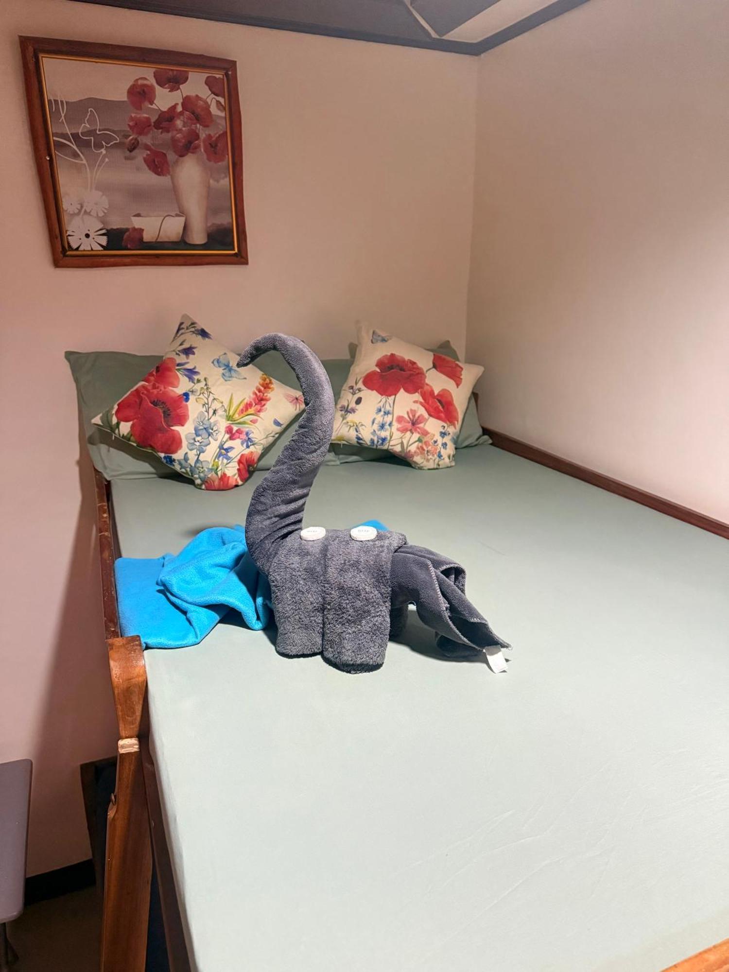 Lolo Bob'S Bed And Breakfast Ел Нидо Екстериор снимка