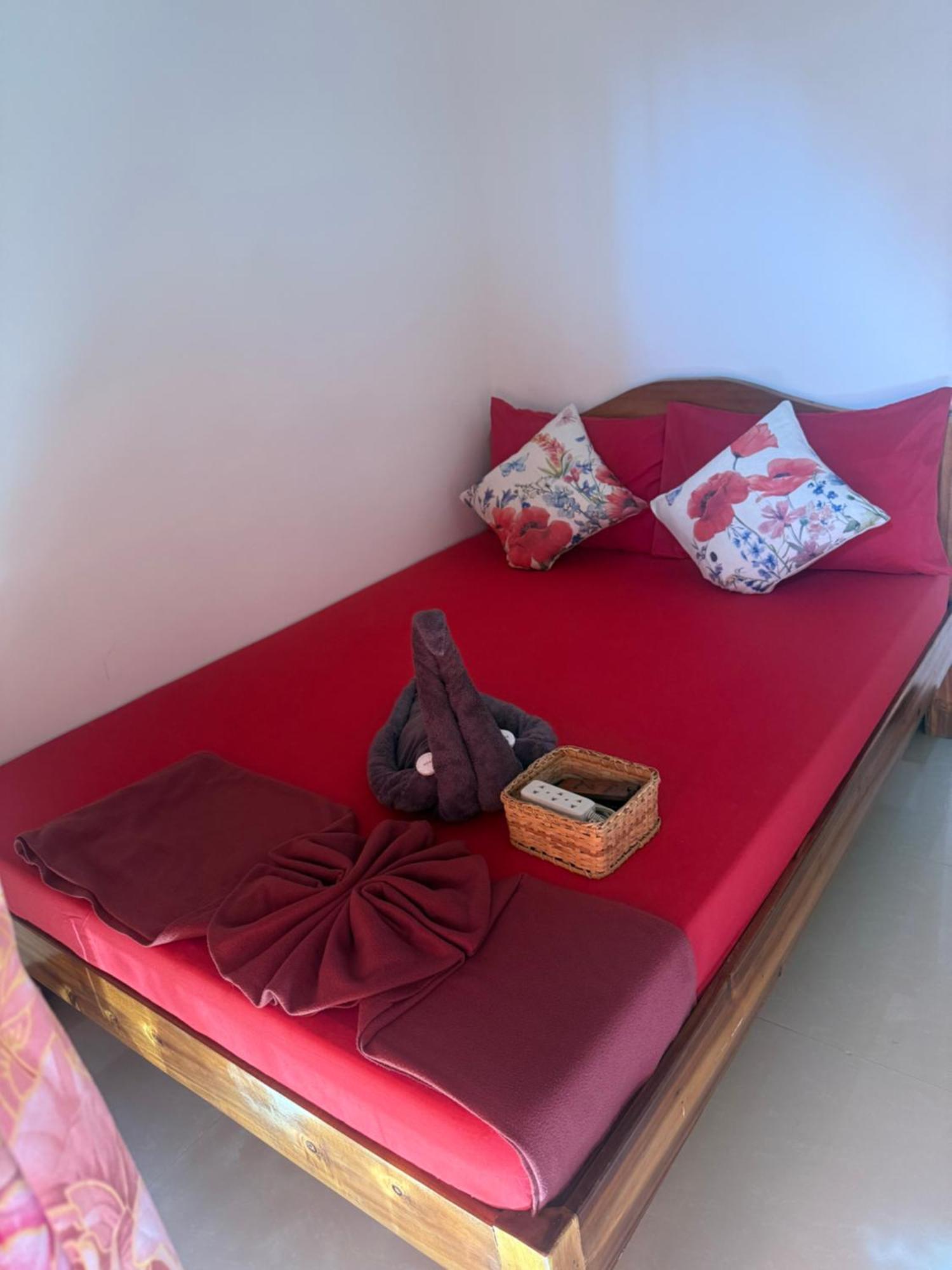 Lolo Bob'S Bed And Breakfast Ел Нидо Екстериор снимка